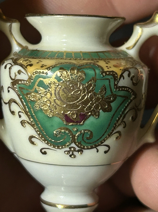 Mini Porcelain Double-Handled Vase – Decorative Small Ceramic Vase, Vintage Style