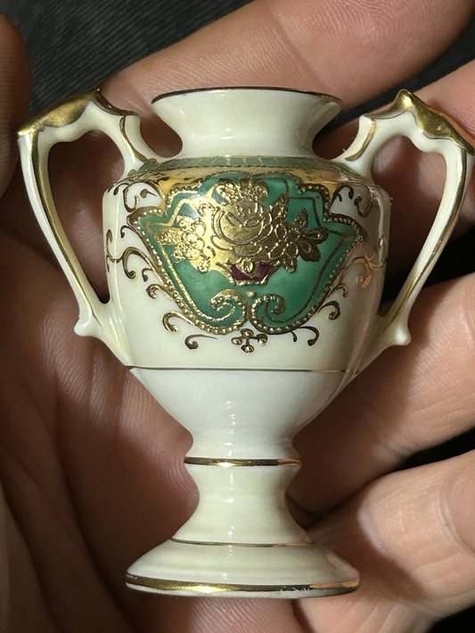 Mini Porcelain Double-Handled Vase – Decorative Small Ceramic Vase, Vintage Style